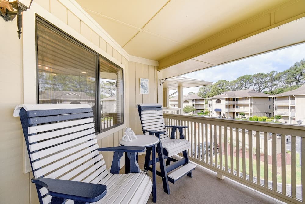 Balcony, Pool & Hot Tub: Little River Condo!
