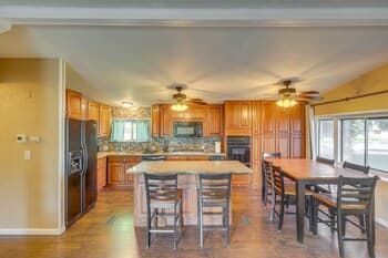 California Vacation Rental w/ Full Kitchen