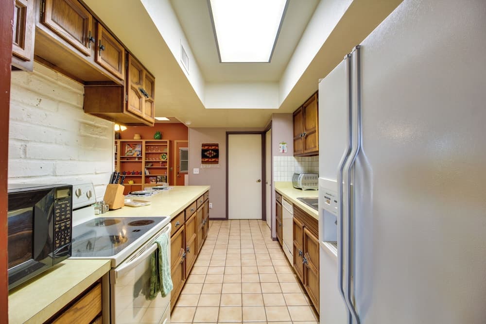 Green Valley Abode w/ Pool Access & Mtn Views