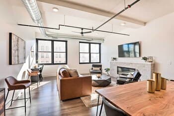 Downtown Lincoln Loft Apartment - New Remodel!