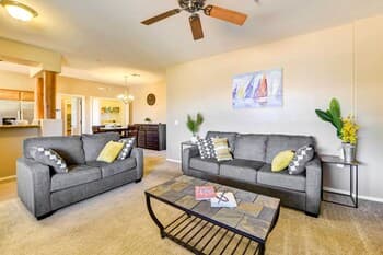 Modern Chandler Condo + Pool & Hot Tub Access