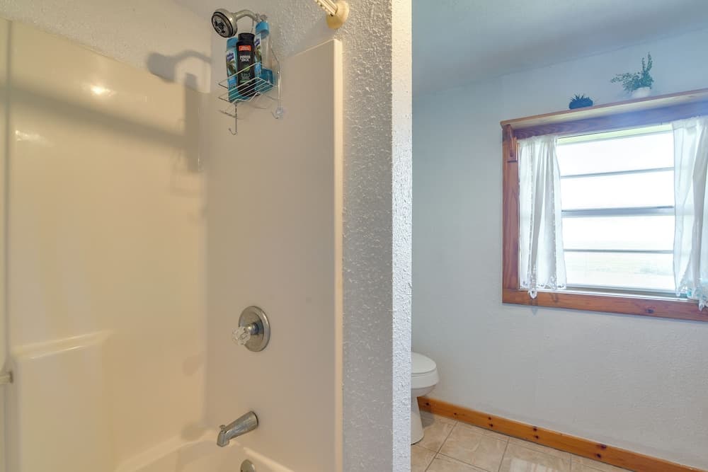 Waterfront Texas Abode w/ Boat Ramp, Pets Welcome