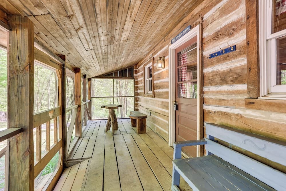 Historic Log Cabin w/ Porch Near Patoka Lake!