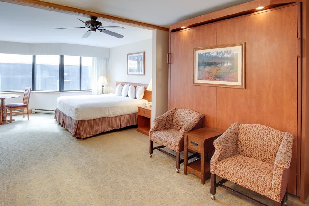 Ski-in/ski-out Crested Butte Studio w/ Pool Access