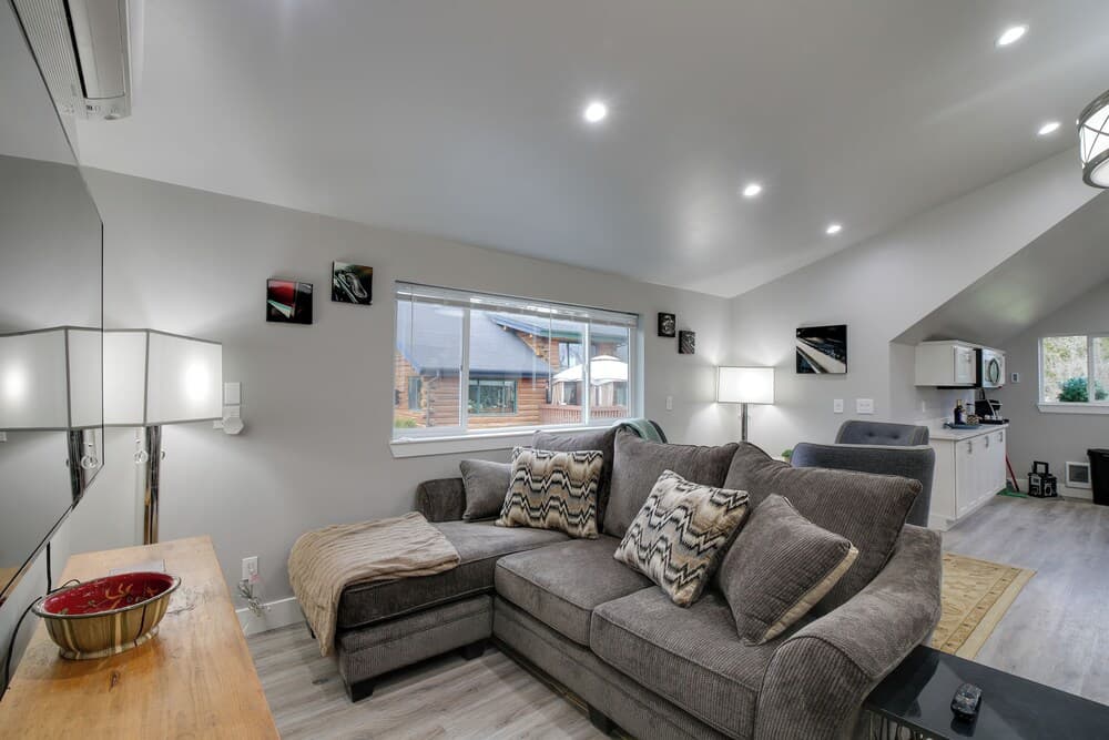 Modern Edgewood Home Near Tacoma w/ Deck!