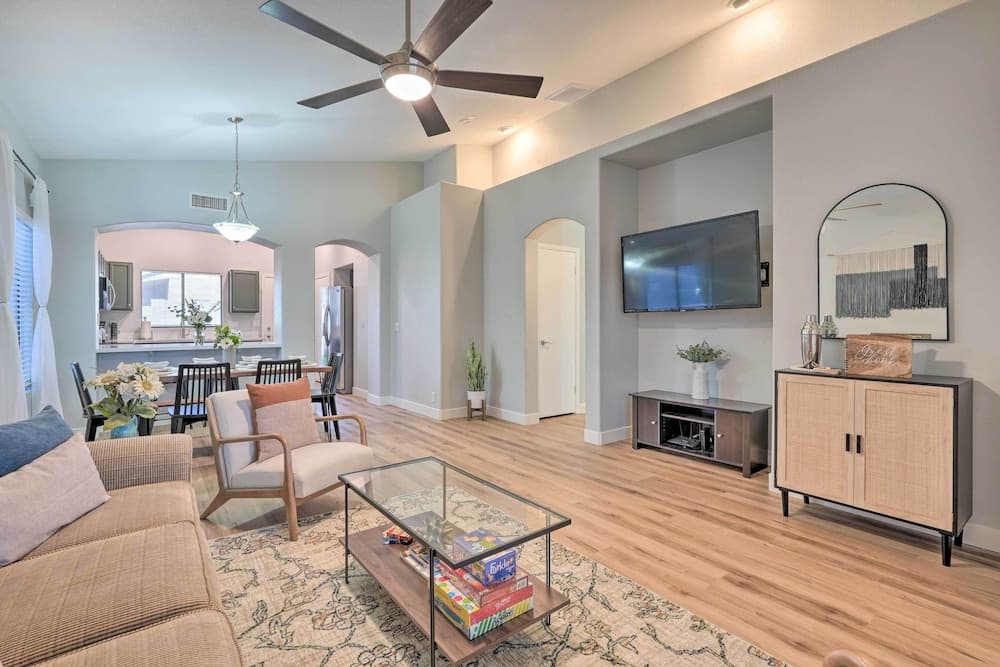 Private Yard: Sunlit Peoria Vacation Rental!