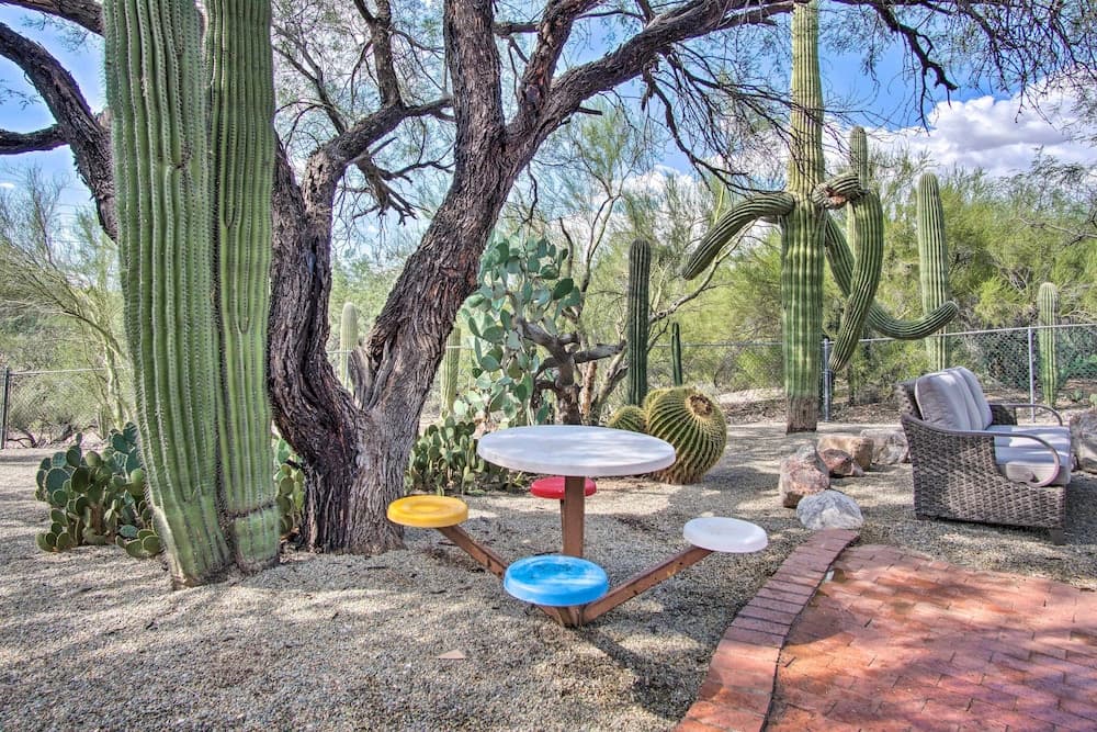 Tucson Foothills Private Estate w/ Mtn Views!