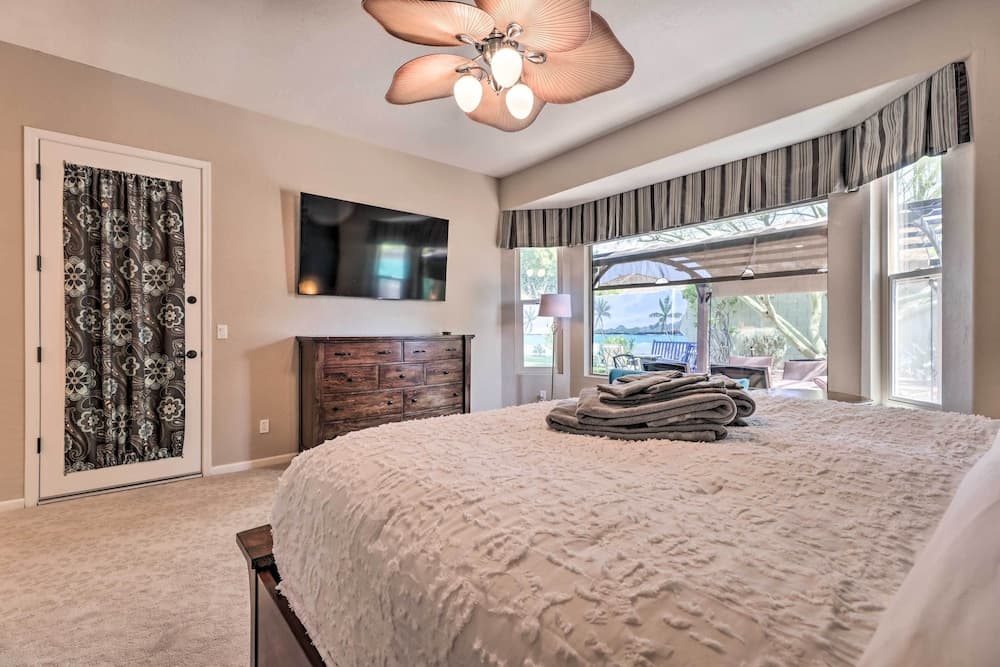 Sun-drenched Home w/ Private Pool in Goodyear