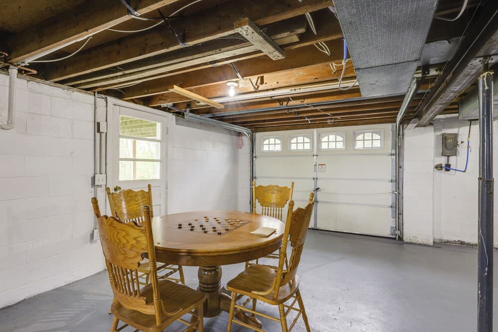 Cozy Kentucky Retreat - Deck, Near Ark Encounter!