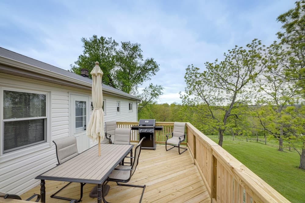 Cozy Kentucky Retreat - Deck, Near Ark Encounter!