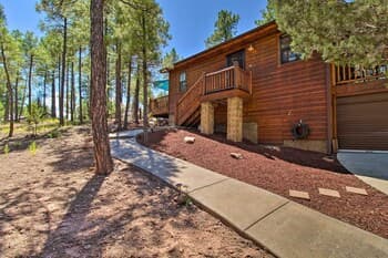 Peaceful Show Low Cabin < 3 Mi to Lake Access