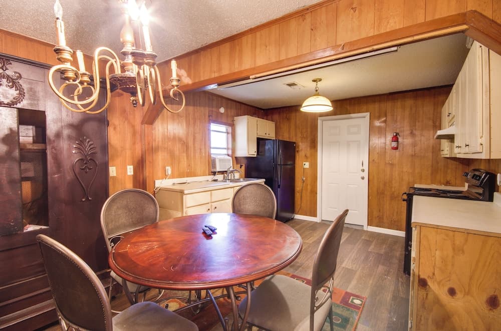 Comfy Hazlehurst Vacation Rental w/ Patio!