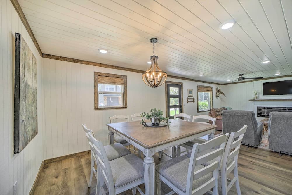 Eufaula Retreat w/ Lake Views: Walk to Marina