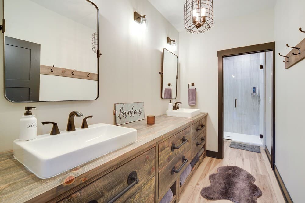 Large Home w/ Land in Prairie Farm!