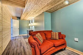 Berkeley Springs Vacation Home w/ Fire Pit!