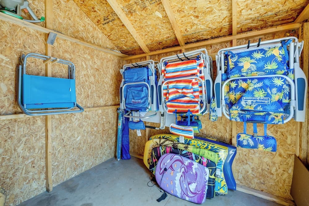 Modern Surf City Beach House w/ Hot Tub!