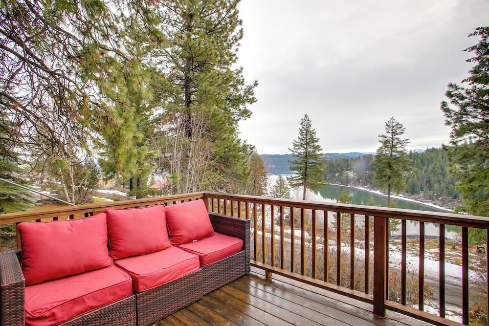 Cave Bay Vacation Rental w/ Game Room!