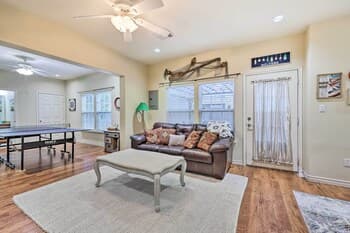 Inviting Townhome w/ Hot Tub, Walk to Lake!