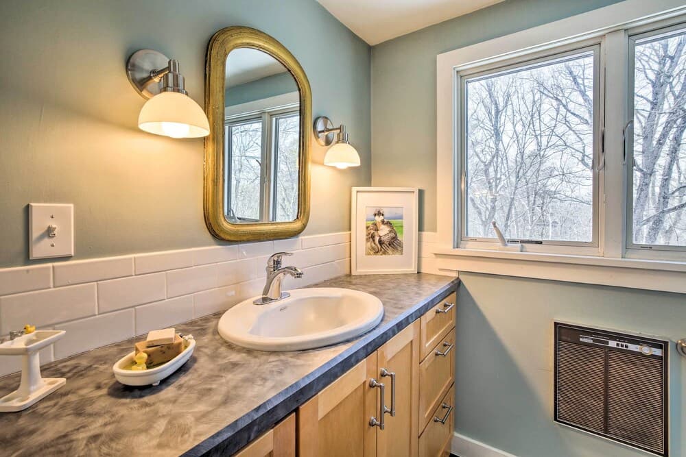 West Cornwall Cabin ~ 4 Mi to Covered Bridge!