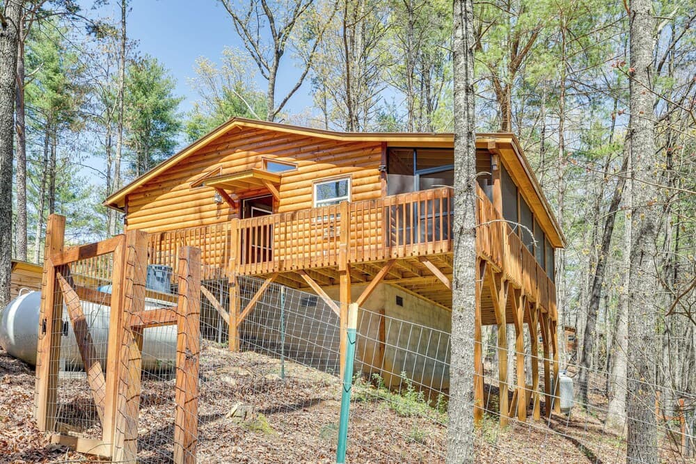 Stunning Murphy Cabin - 5 Mi to Cherokee Lake!