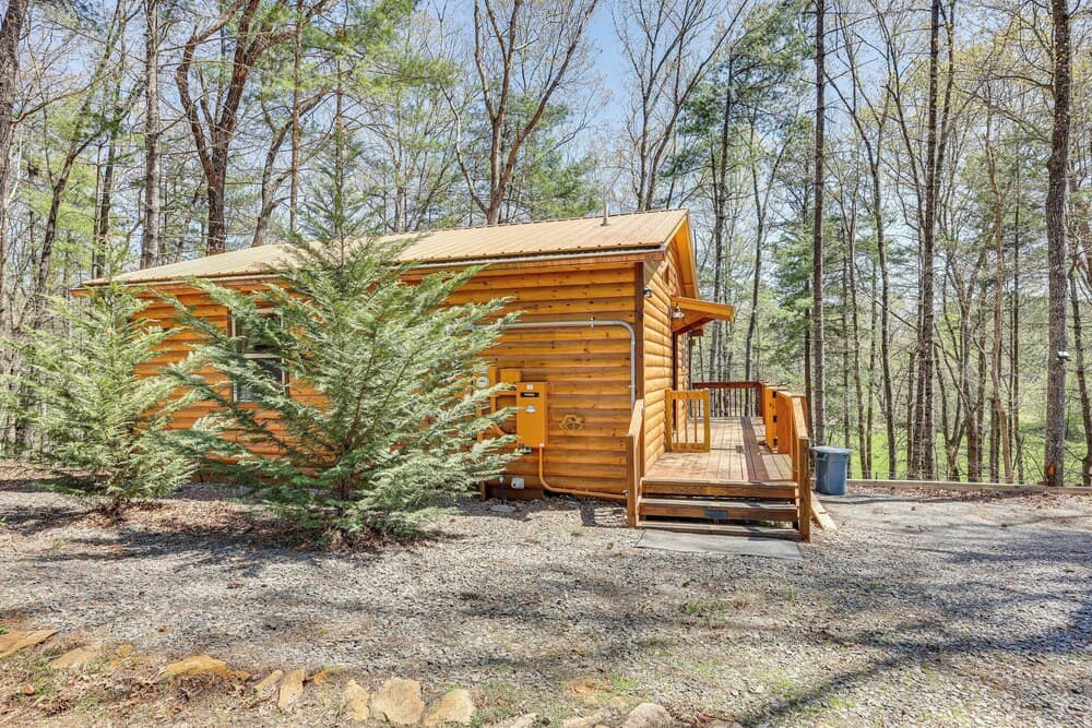 Stunning Murphy Cabin - 5 Mi to Cherokee Lake!