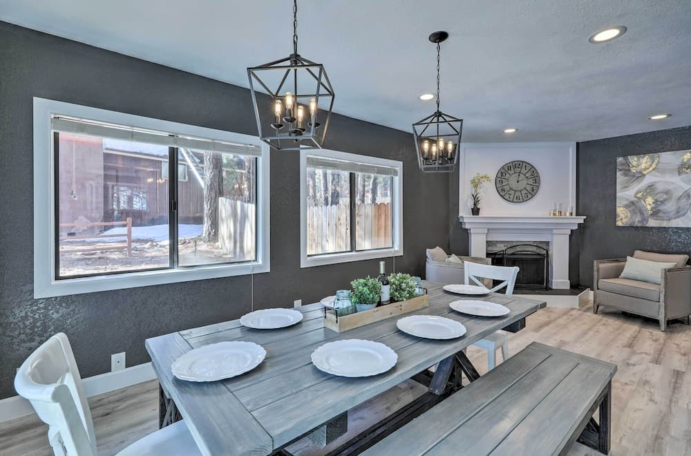 Luxurious & Forested Oasis in Flagstaff w/ Hot Tub