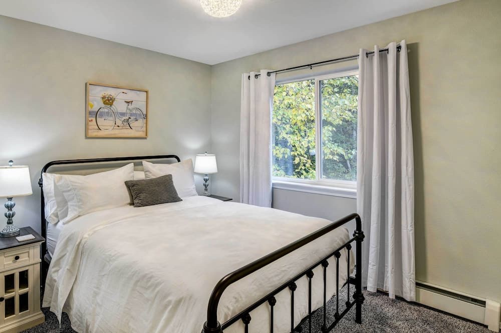 Anchorage Retreat < 5 Mi to Hilltop Ski Area!