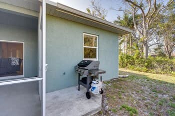 Venice Vacation Rental w/ Lanai, 5 Mi to Beach!