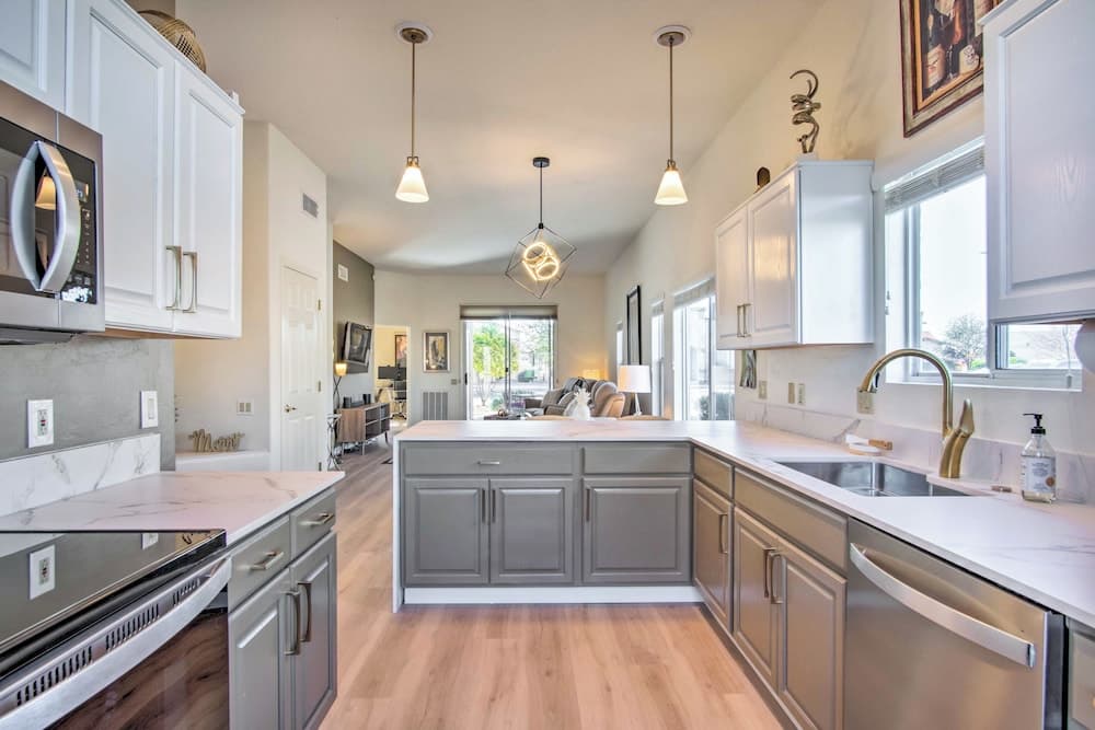 55+ Community w/ Pool & Spa: Green Valley Retreat!