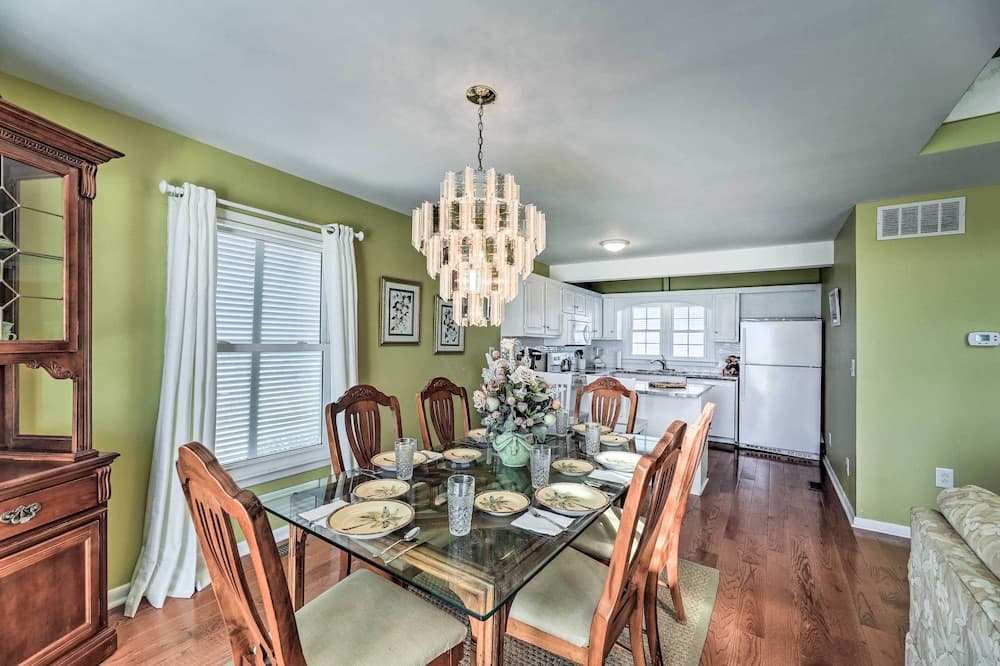 Oceanfront Atlantic Beach Escape w/ Balconies