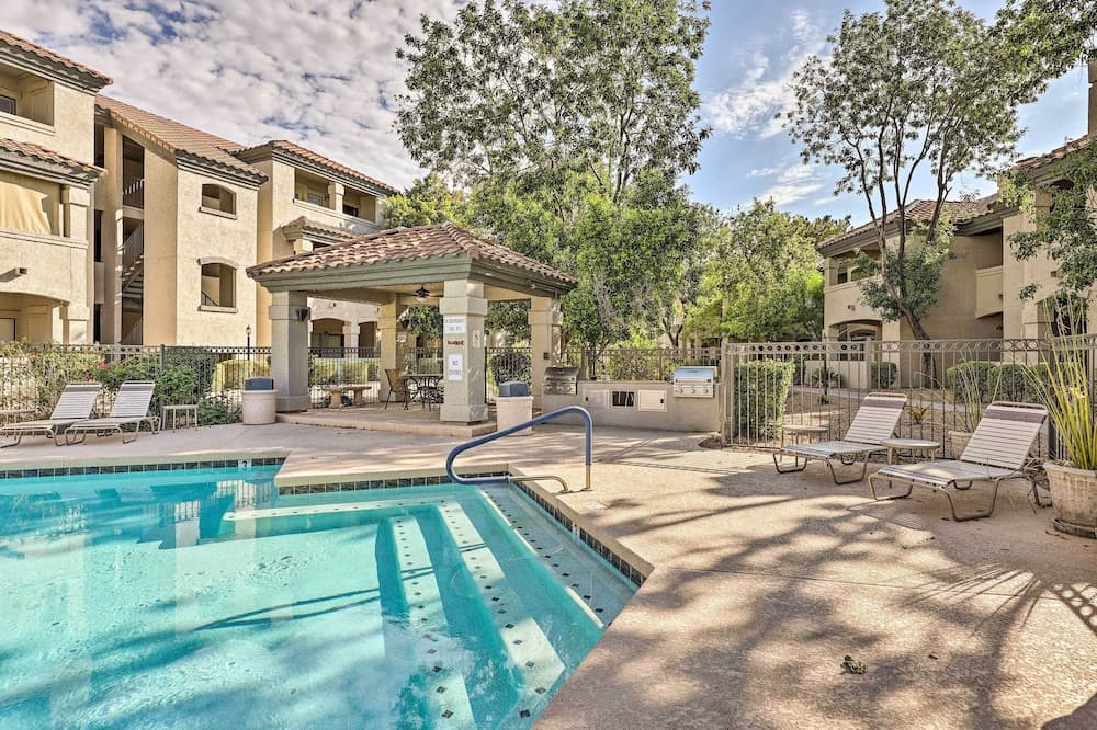 Family Scottsdale Condo: Access to Pool & Hot Tub