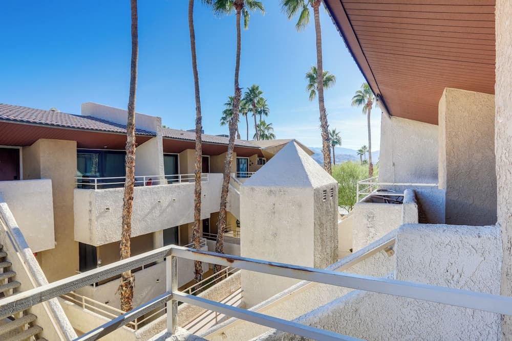 Walk to Dtwn Palm Springs: Condo w/ Pool Access