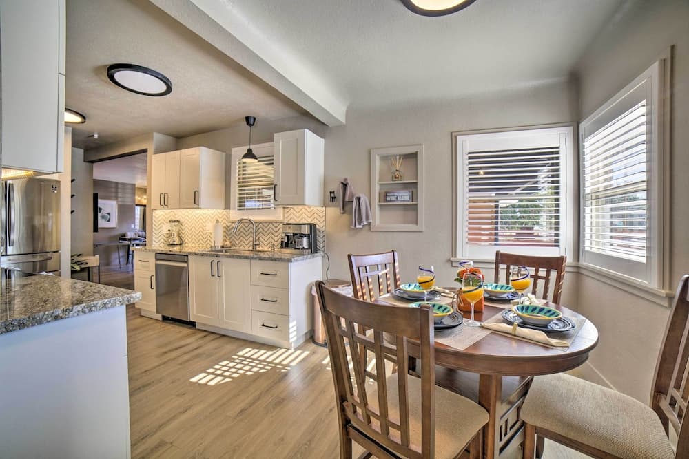 Game Room & Putting Green: Reno Home!