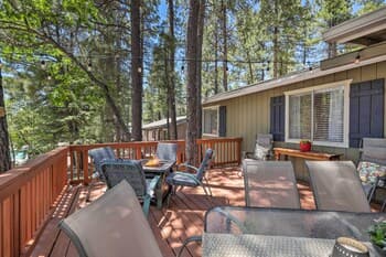 'animal Hill Getaway' w/ Decks < 1 Mi to Lake