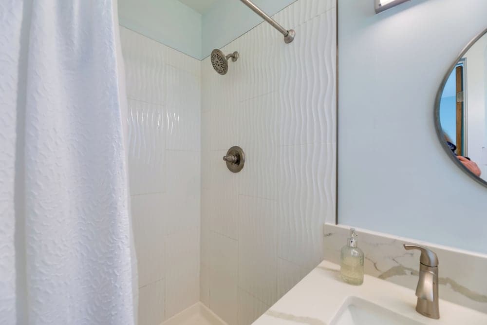 Waterfront Vacation Rental Home on Newport River!