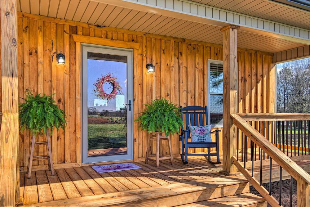 Near Wineries & Hiking: Lawndale Home w/ Fire Pit!