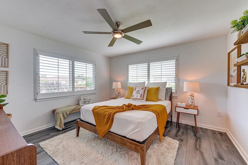 Upscale Naples Outdoor Getaway ~ 4 Miles to Beach