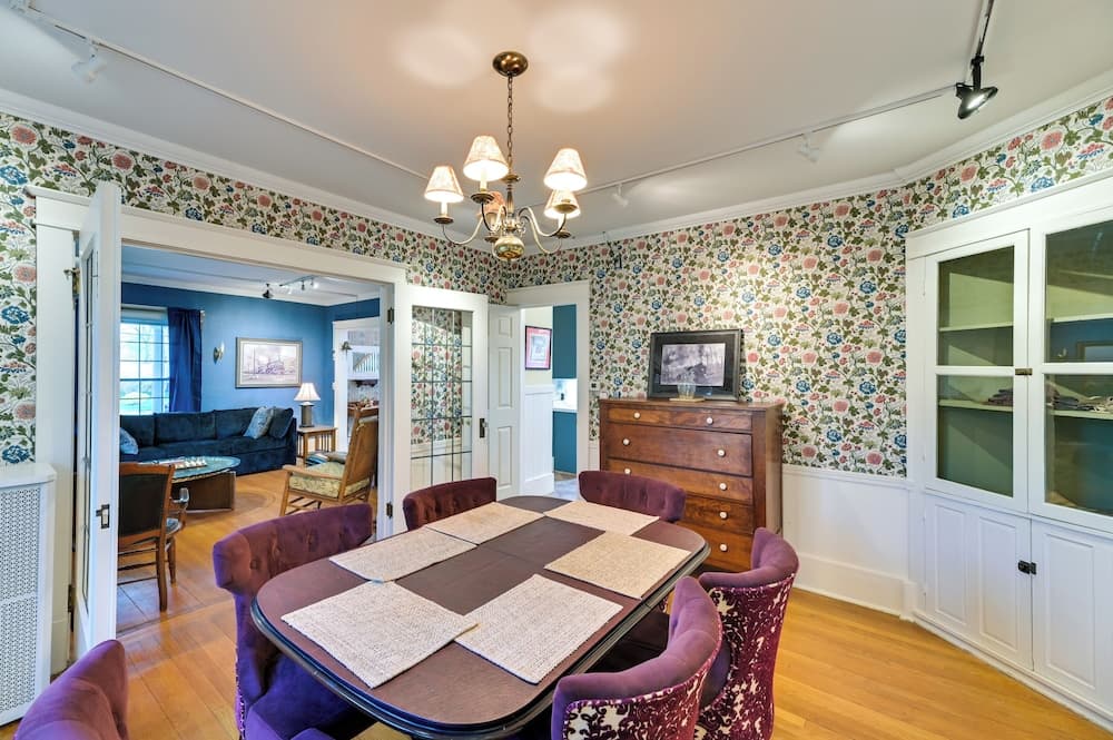 Charming Pet-friendly Vacation Rental w/ Backyard!