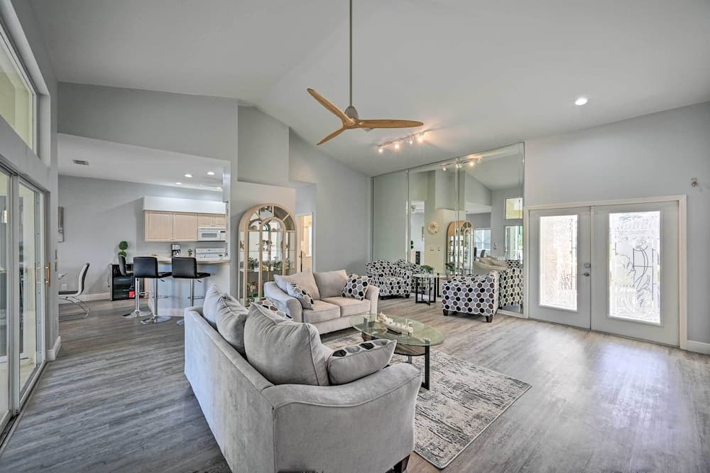 Lely Resort Home w/ Lanai - 1 Mi to Golf Course!