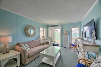 Beachfront Condo w/ Boardwalk & Pool Access!