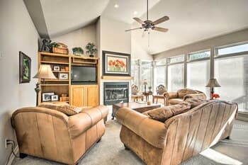 Home w/ Deck Near Lake Avalon, Boat Ramp + Golf!