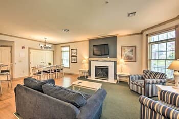 Sheboygan Villa - Steps to Lake Michigan!