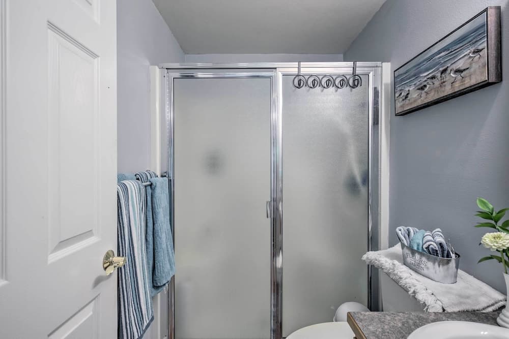 Cozy Cottage on Flower Farm w/ Baker Creek Views!