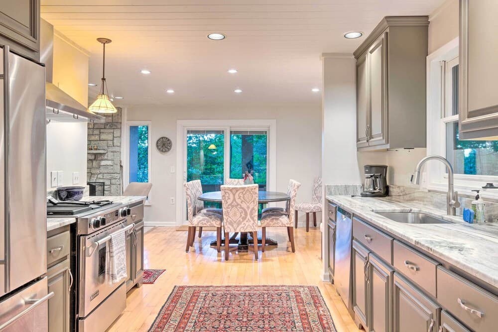 Highlands Home w/ Fireplace, Views, & Trails!