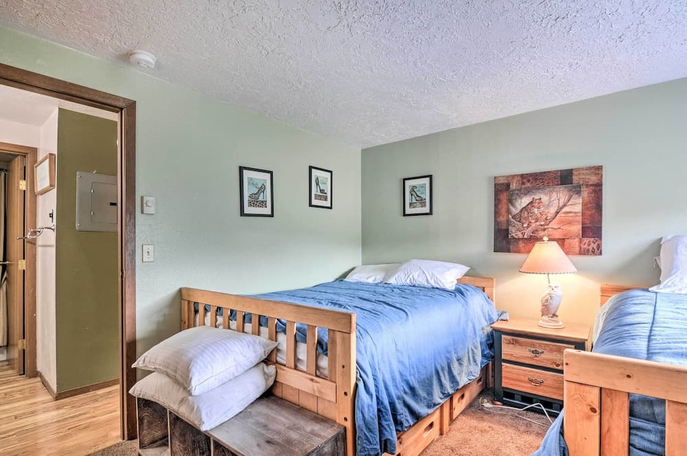 Brian Head Condo w/ Shared Pool & Hot Tub!