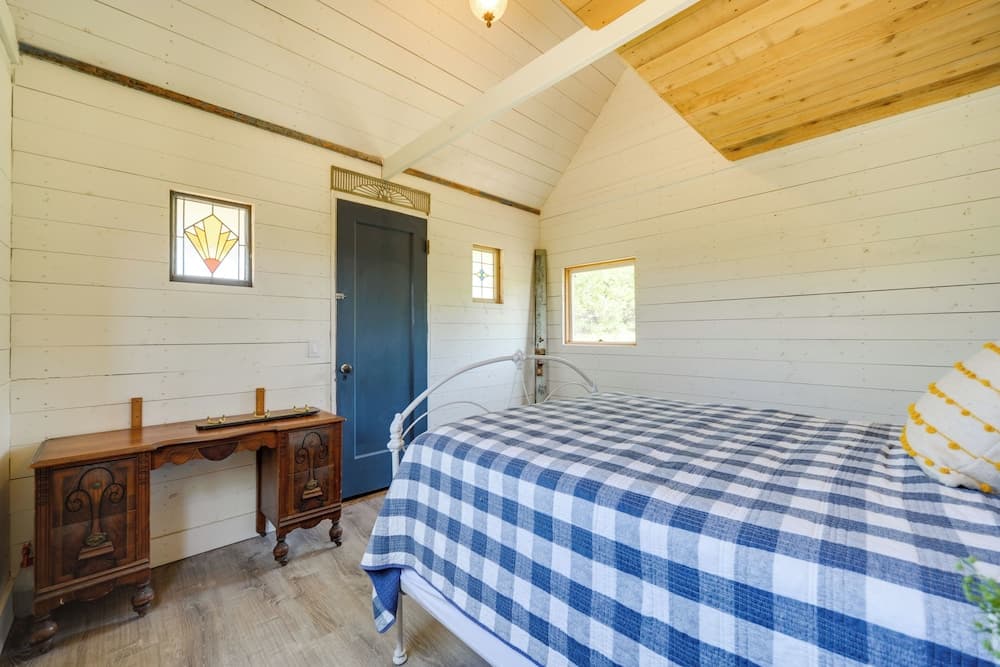 Chic House in Spring Branch w/ Lush Outdoor Space!