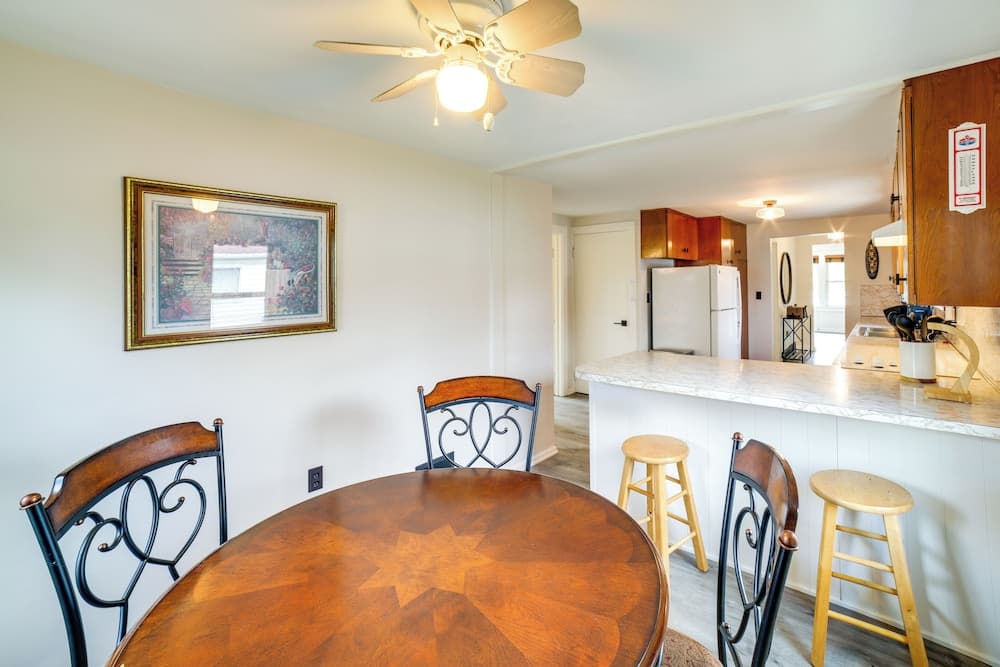 Columbia City Vacation Rental w/ Lake Access