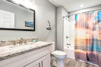 'bare Foot Escape' ~ Walk to Beach!