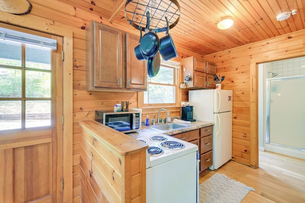 Quaint Cabin w/ Stream in Blue Ridge!