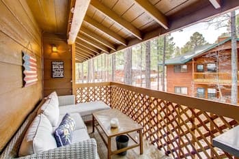 Near Golfing & Hiking: Pinetop Vacation Rental!